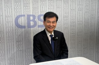 경남 "나눔은 비움 아니라 채움"…32년간 30만 아이들의 꿈 품은 하충식 의장